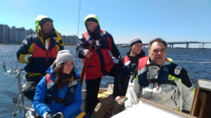 В институте ДПО «Макаровки» группа слушателей успешно сдала экзамен по управлению парусной яхтой