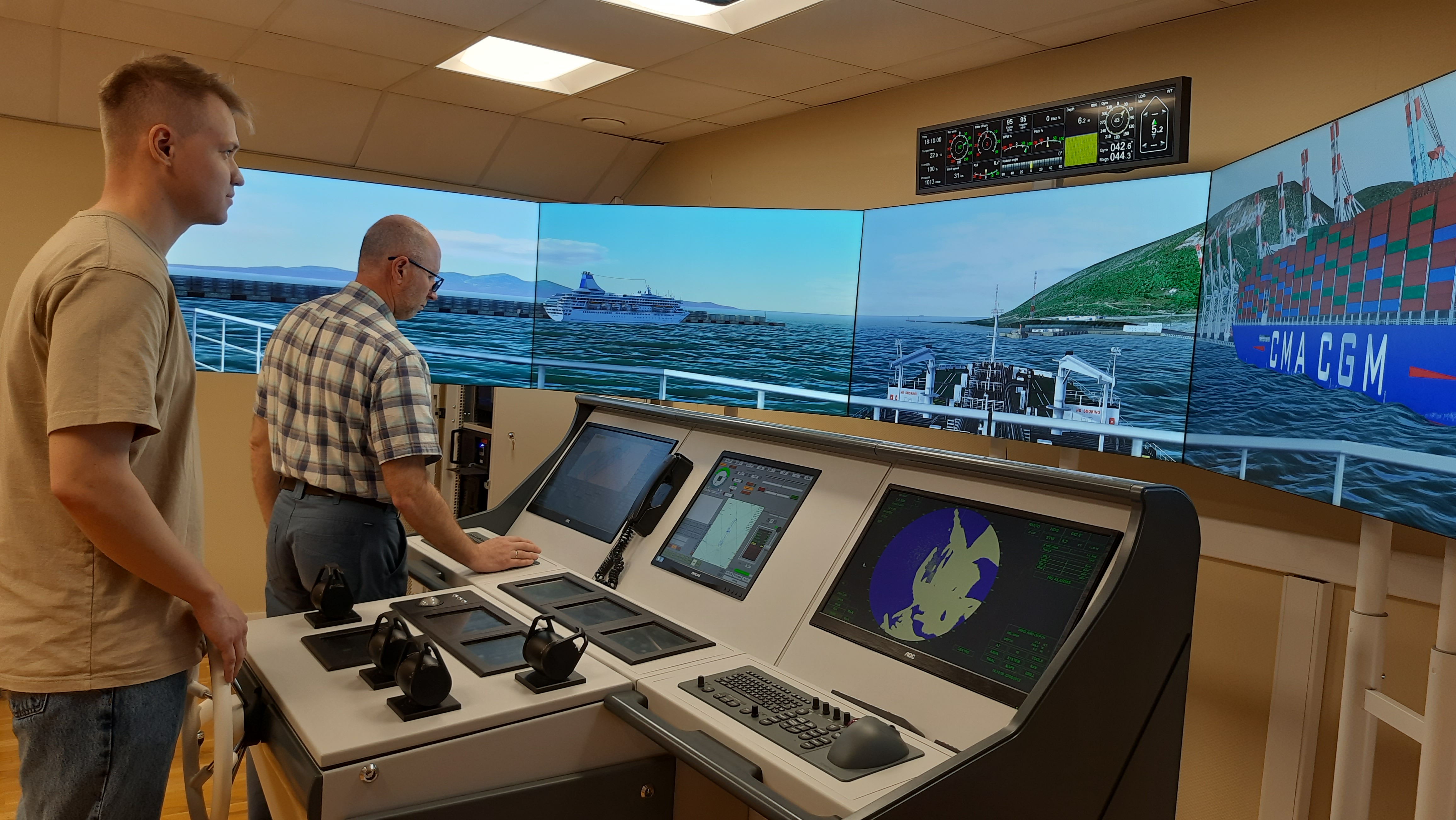 Морской учебно-тренажерный центр ГУМРФ имени адмирала С.О. Макарова ввел в эксплуатацию новейший интегрированный тренажерный комплекс морского судна