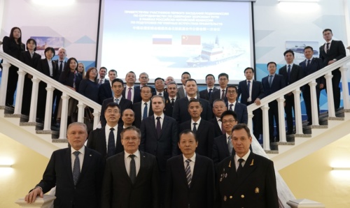 Генеральный директор госкорпорации «Росатом» и министр транспорта КНР ознакомились с оснащением Морского учебно-тренажерного центра Макаровки