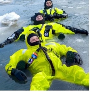 Разработан новый курс по плаванию в Полярных водах и выживанию на льду