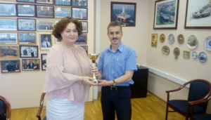 Морской учебно-тренажерный центр Института ДПО продолжил, ставший уже традицией, выбор лучшего инструктора года. В 2019 году были подведены итоги работы за 2018 год и по полученным результатам лучшим инструктором года стала О.В. Волковская