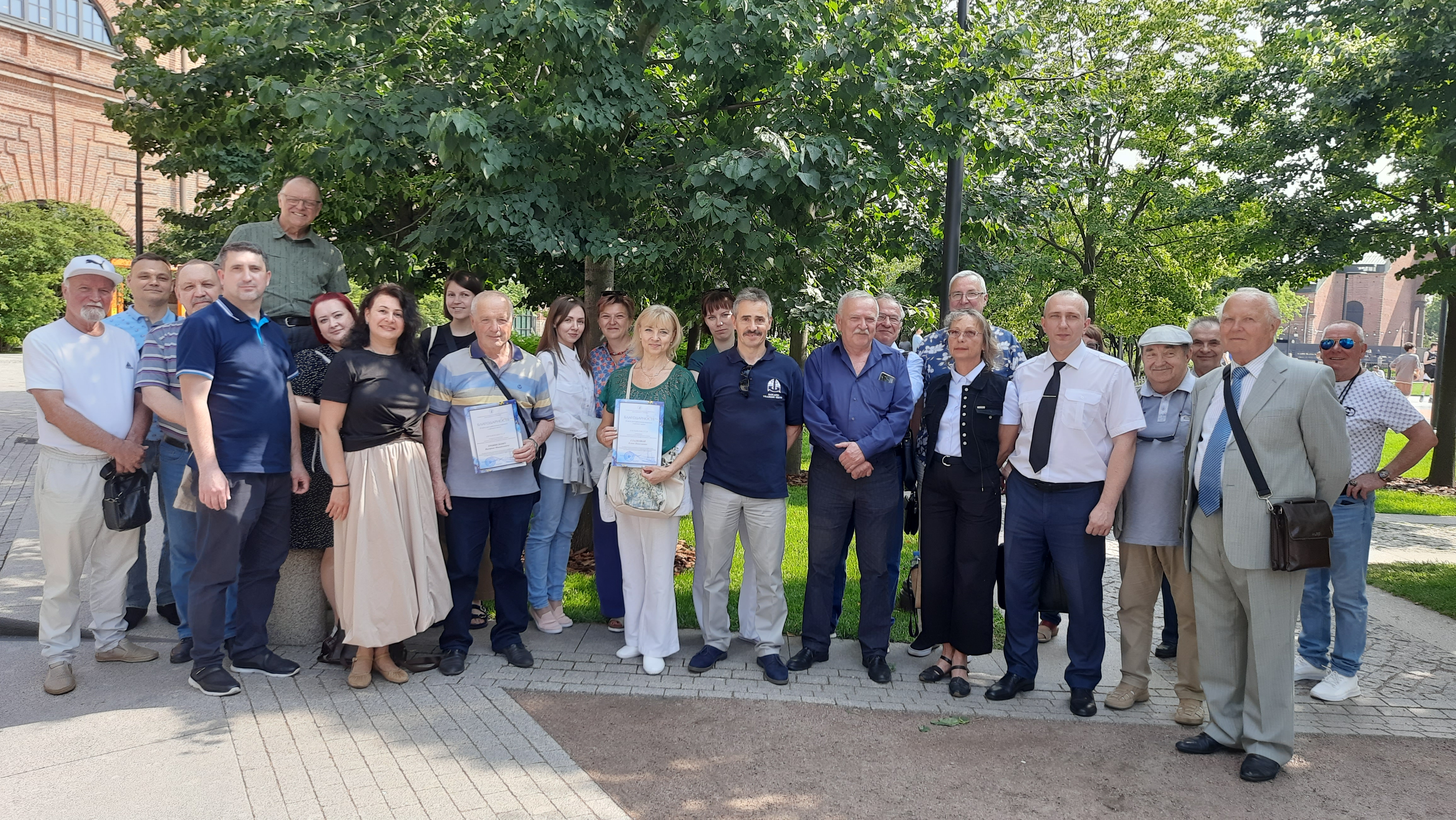 Институт ДПО ГУМРФ имени адмирала С.О. Макарова отметил Международный день моряка, День работников морского и речного флота и окончание учебного года экскурсией на выставку футбольного клуба «Зенит»