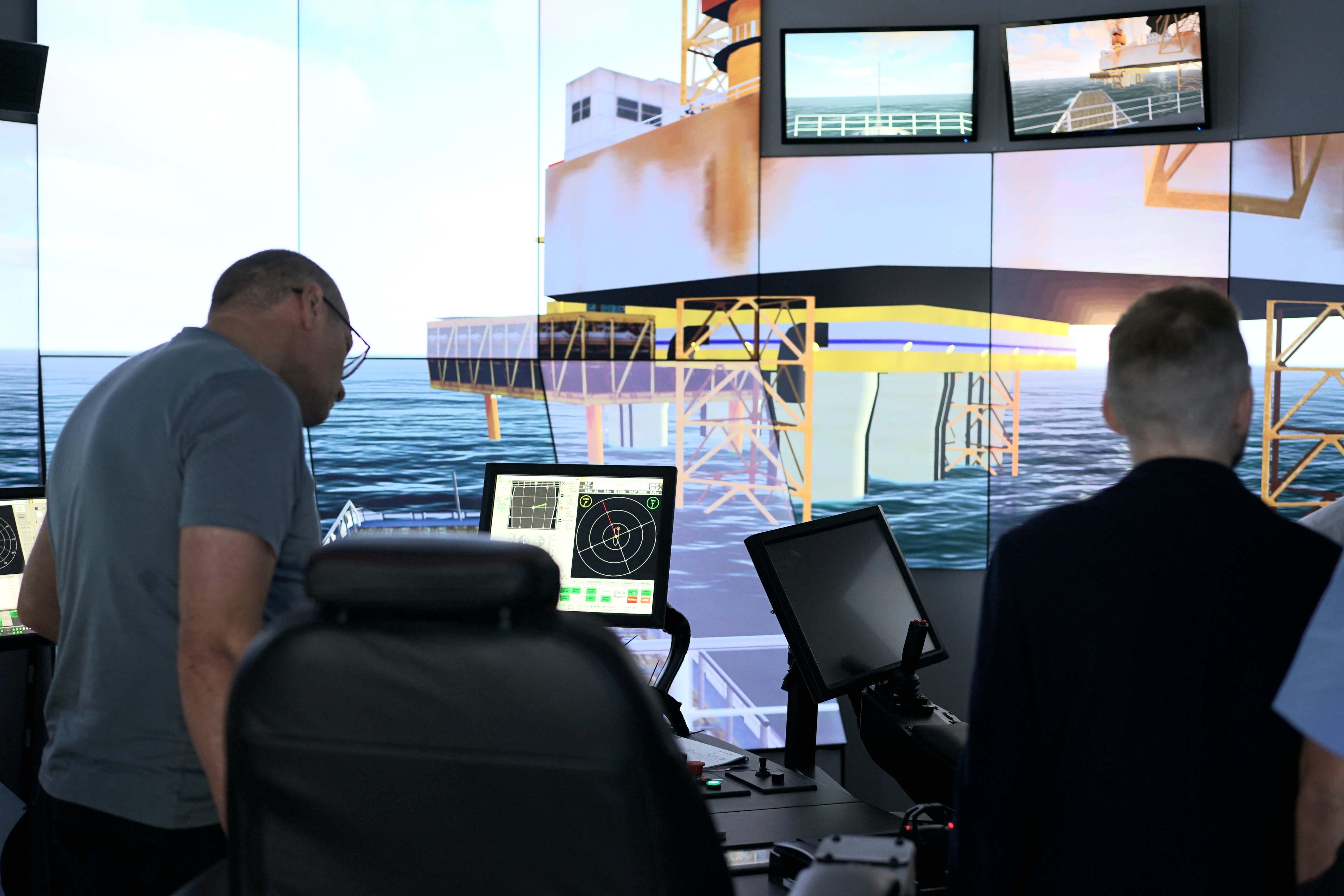 ГУМРФ имени адмирала С.О. Макарова и АО «НАВИС» провели информационный семинар по вопросам внедрения и эксплуатации судовых систем динамического позиционирования